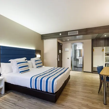Hotel Ronda Lesseps 4*