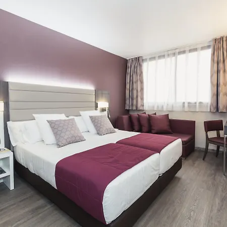 Ronda Lesseps Hotel