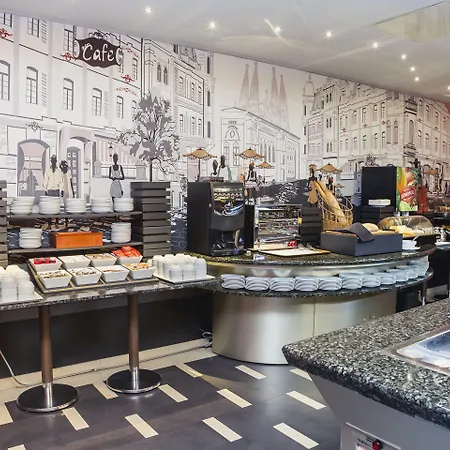Ronda Lesseps Hotel